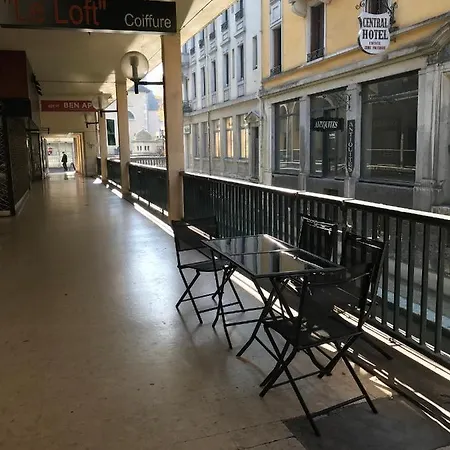 Le Gruffaz - Hyper Centre, Balcon Sur Canal Apartment *
